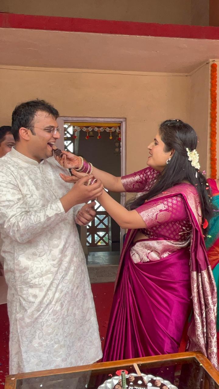 Samiksha in her saree during the booking ceremony